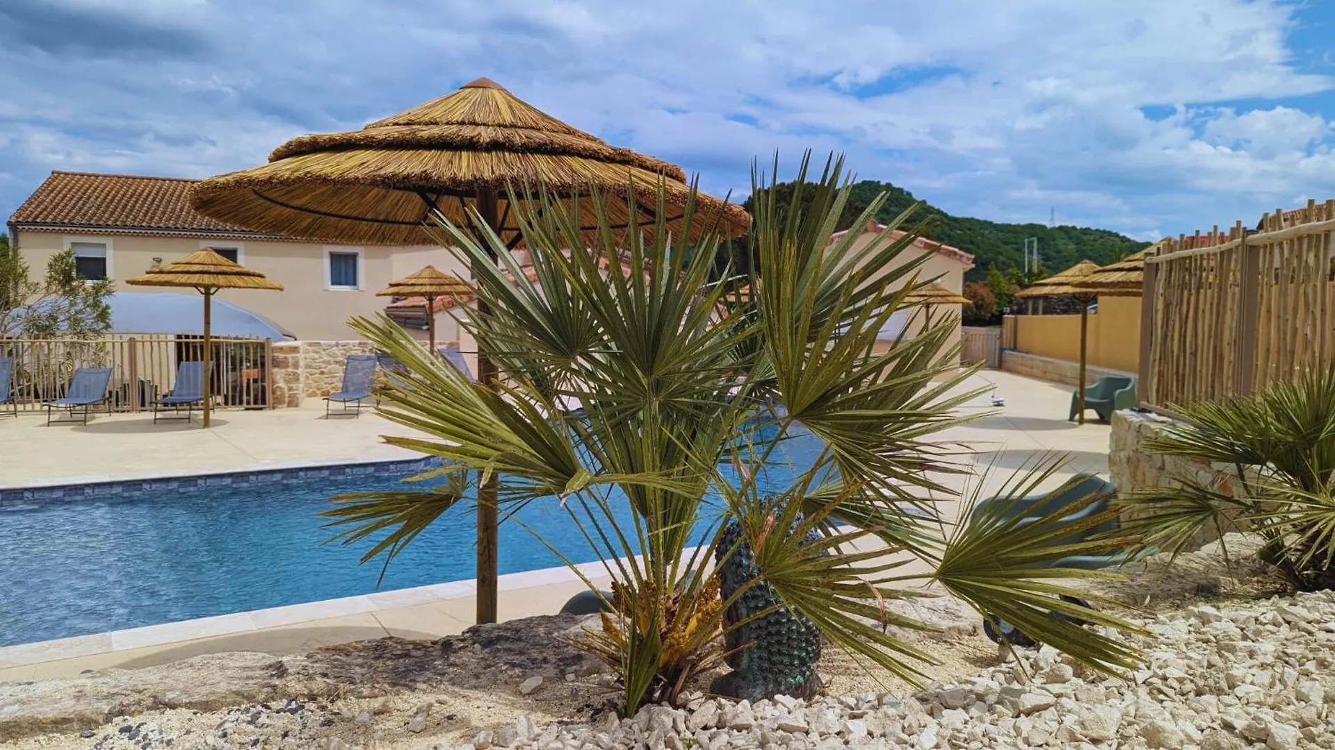 Hotel Restaurant Les Chataigniers بريفاس