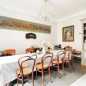 Maison Chanzy Bed & Breakfast Parijs