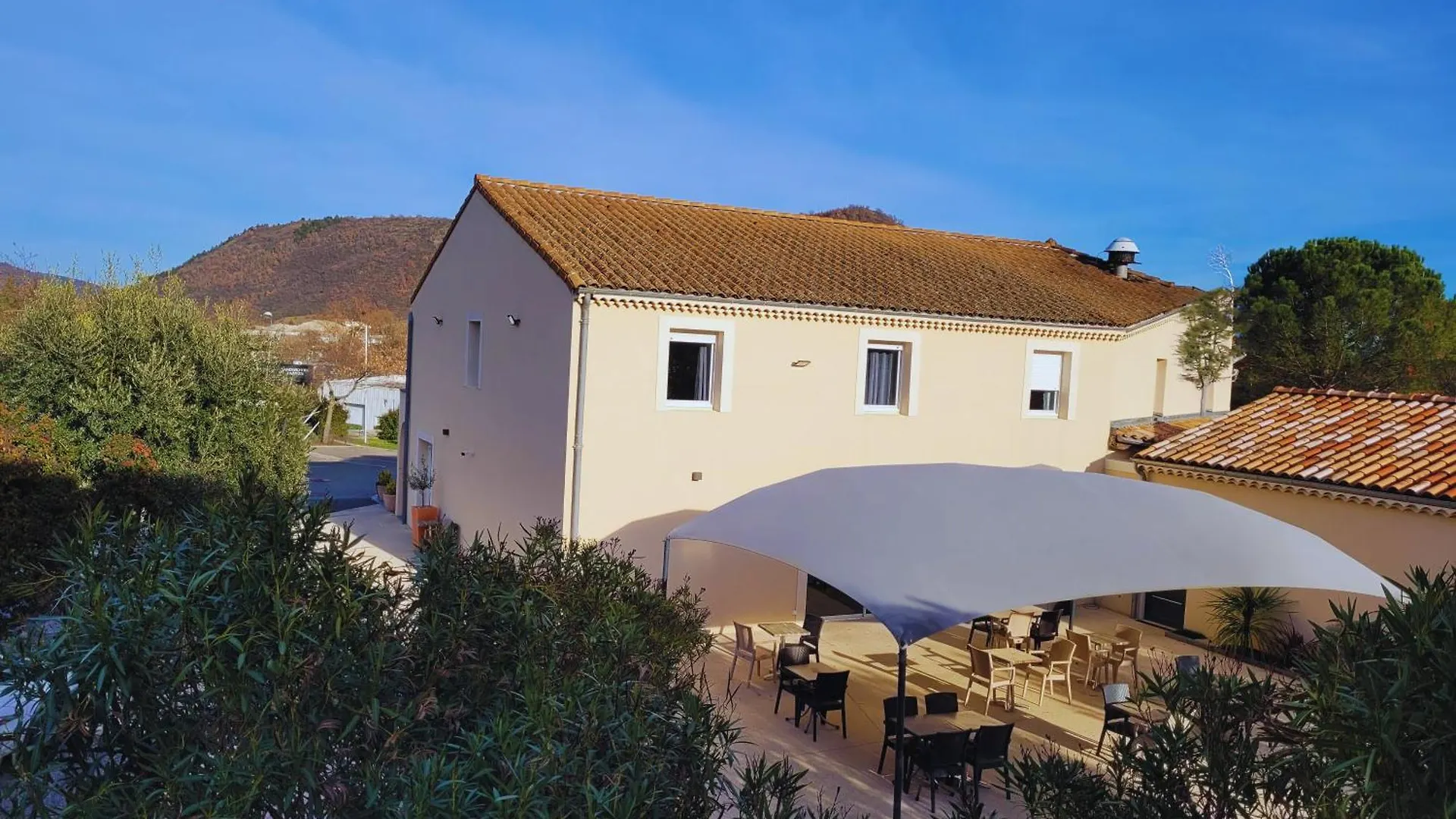 Hotel Restaurant Les Chataigniers Privas