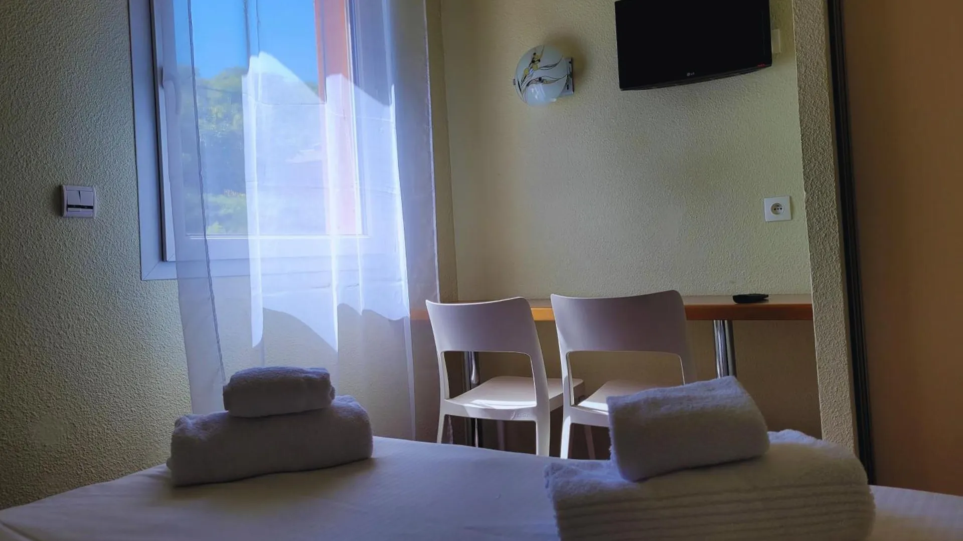 Hotel Restaurant Les Chataigniers Privas Francia