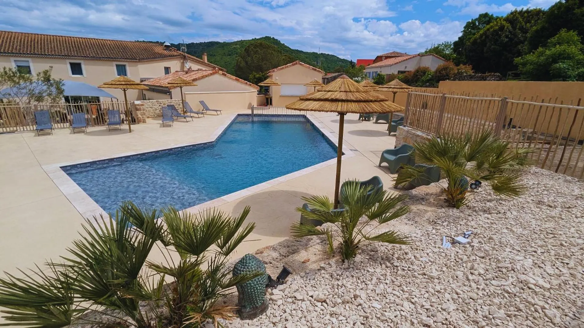 Hotel Restaurant Les Chataigniers Privas